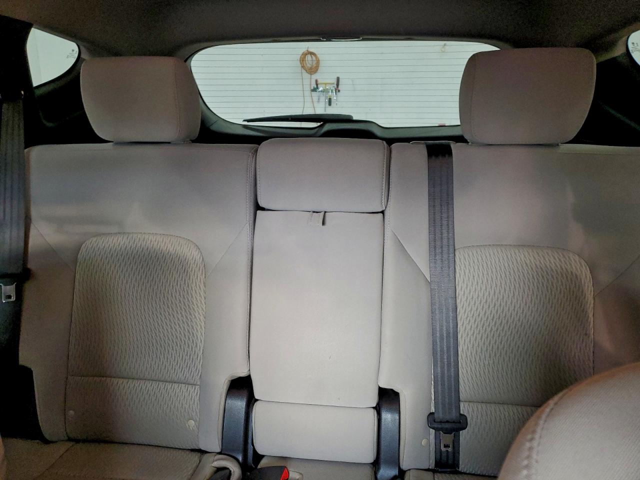 Hyundai SANTA FE Image 2