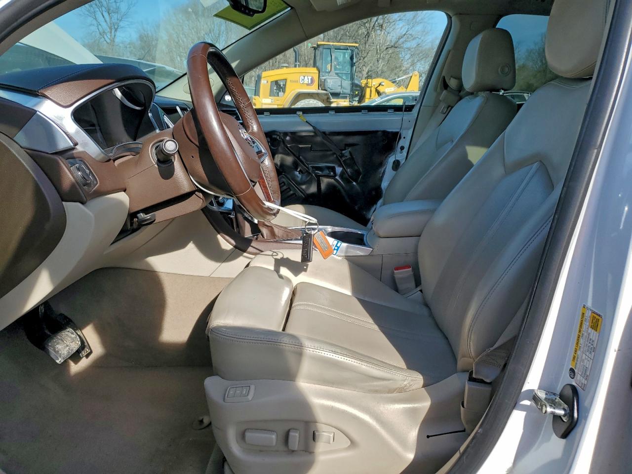 Cadillac SRX Luxury Collection Image 3