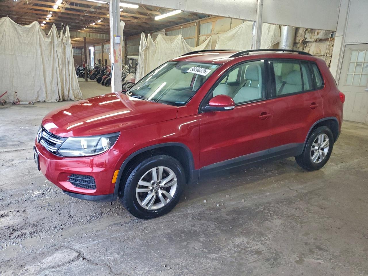 Volkswagen Tiguan S Image 1