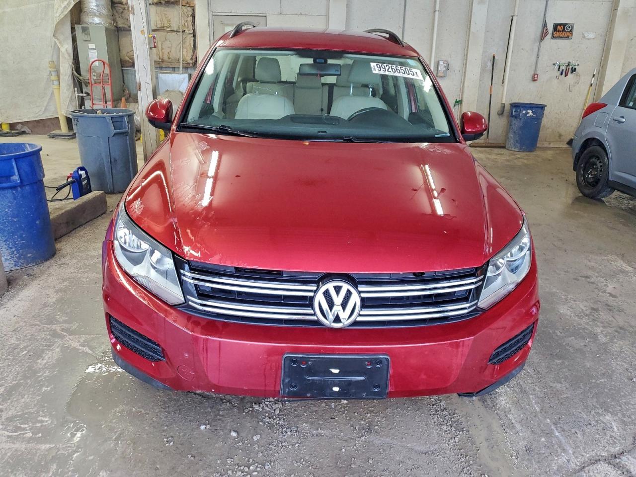 Volkswagen Tiguan S Image 11