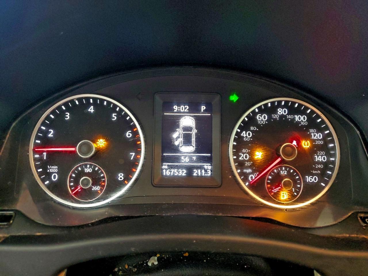 Volkswagen Tiguan S Image 9