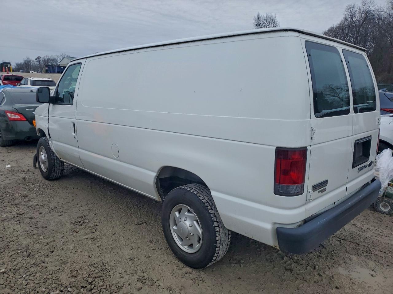 Ford E-250 E250 Van Image 3