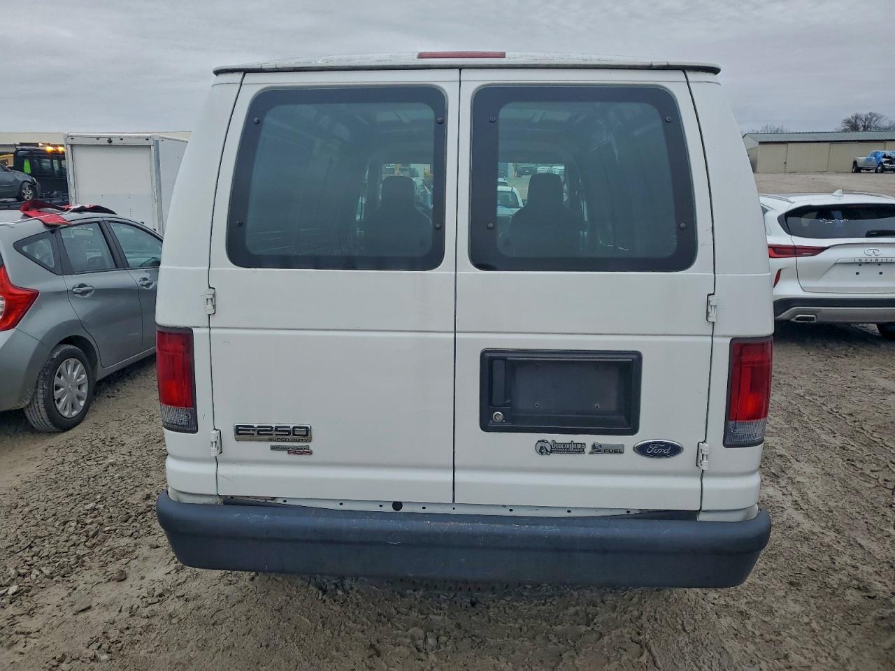 Ford E-250 E250 Van Image 13