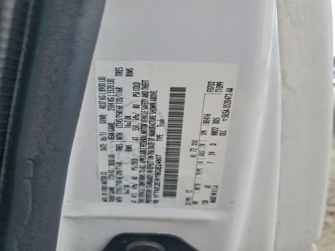 Ford E-250 E250 Van Image 6