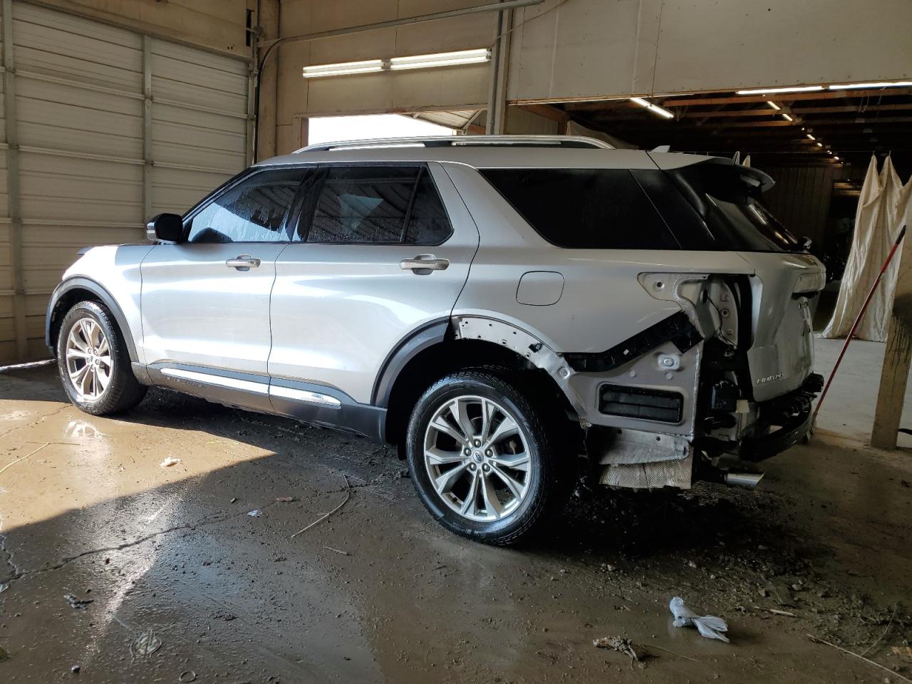 Ford Explorer Limited Image 8