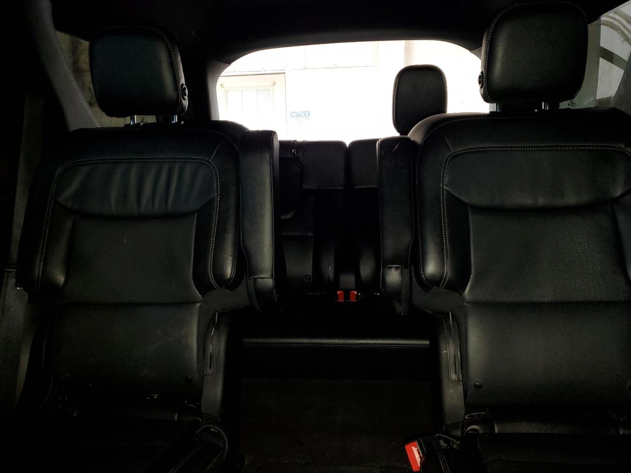 Ford Explorer Limited Image 4