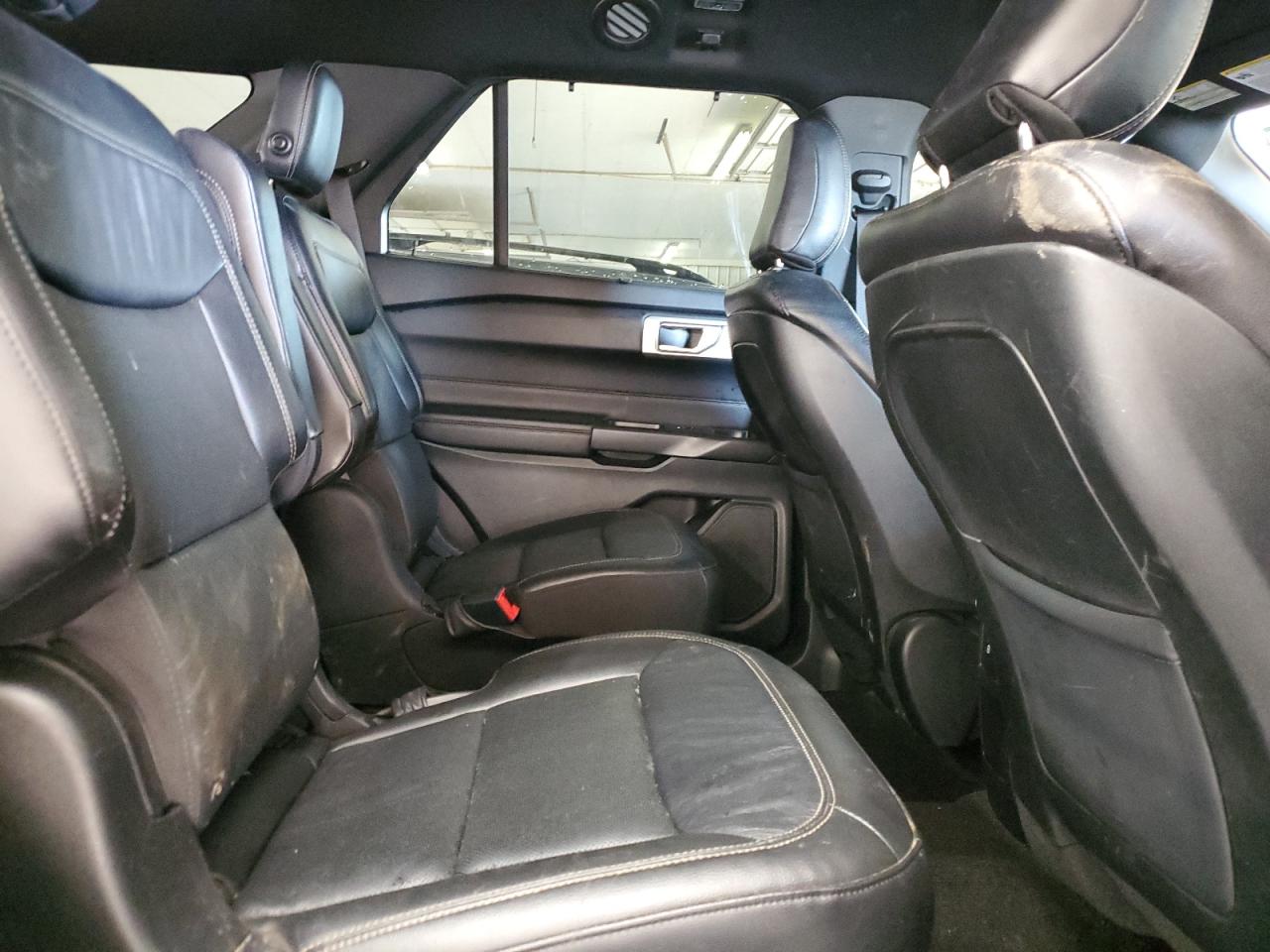 Ford Explorer Limited Image 12