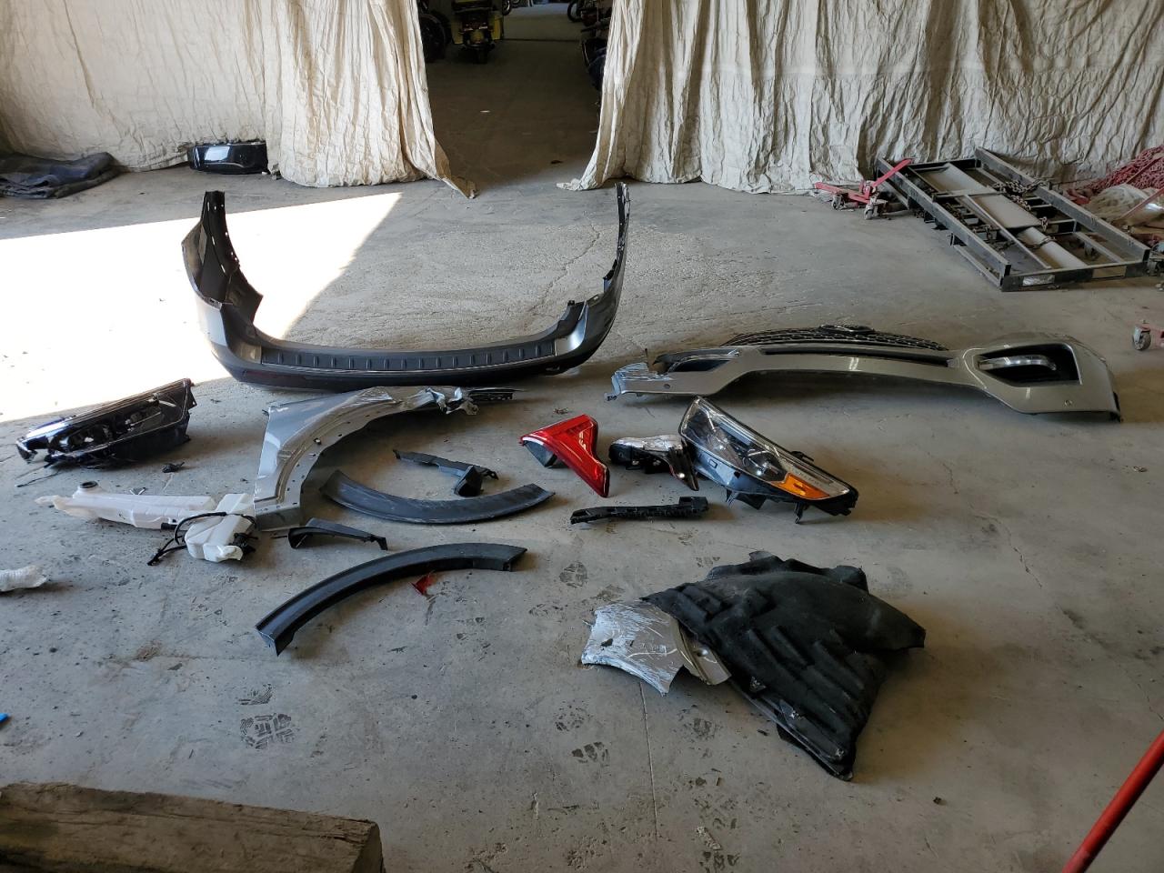 Ford Explorer Limited Image 14