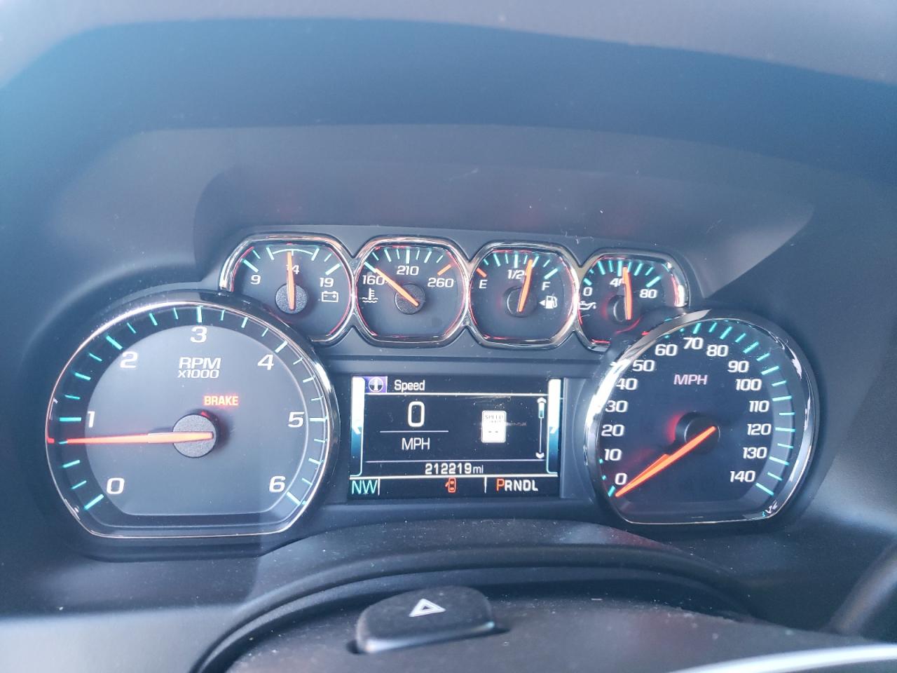 Chevrolet Suburban C1500 Lt Image 6