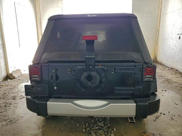 Jeep Wrangler Sahara Image 12