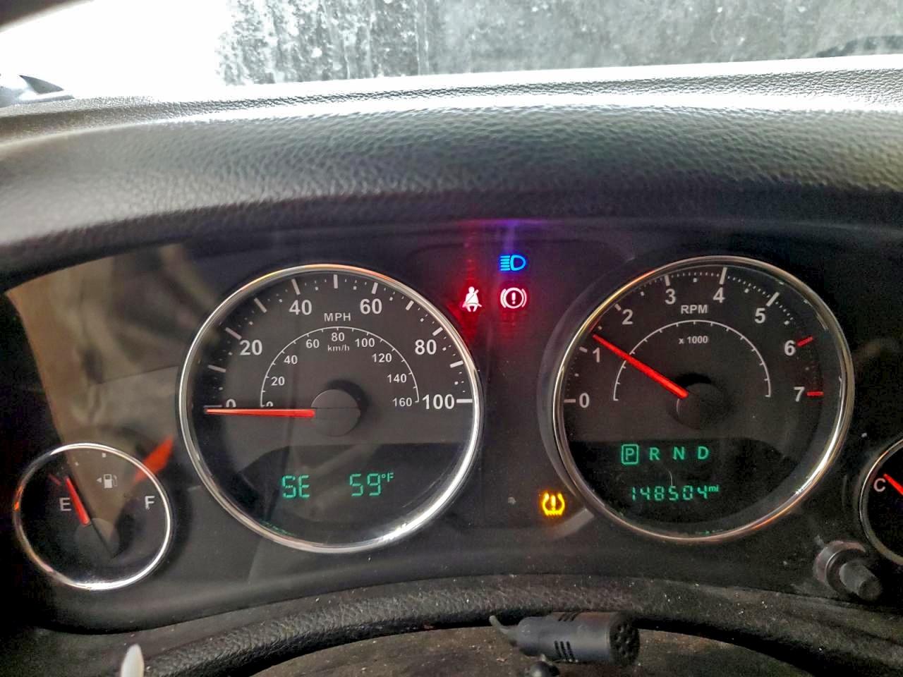 Jeep Wrangler Sahara Image 6