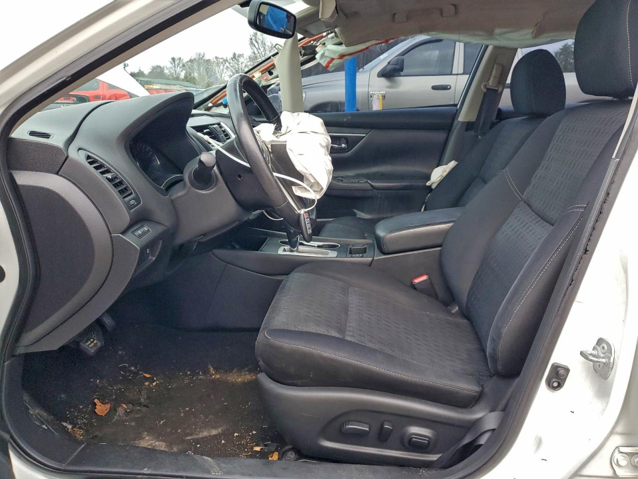 Nissan Altima 2.5 Image 6