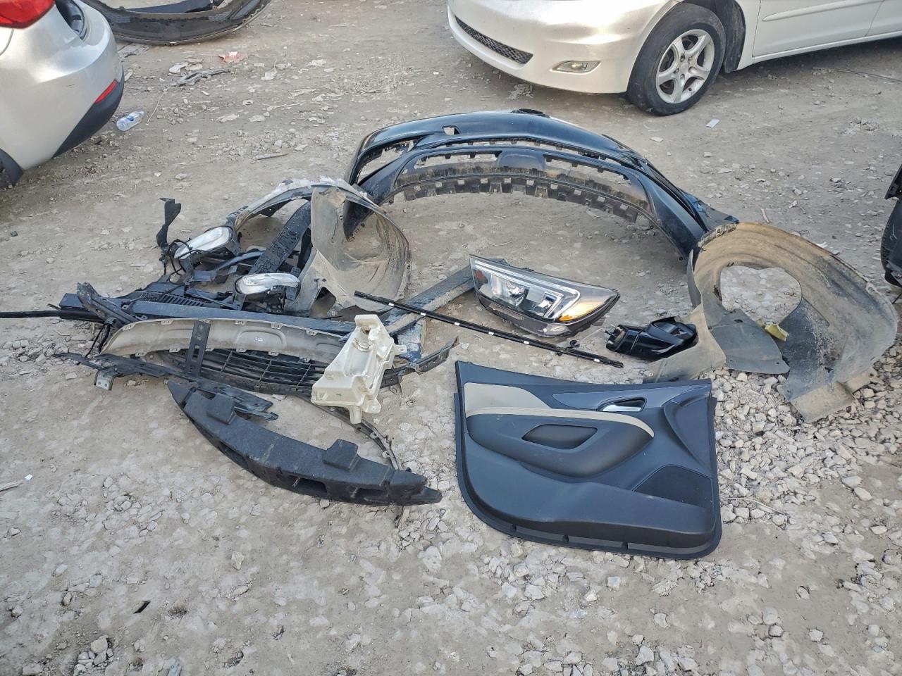 Buick Encore Sport Touring Image 12