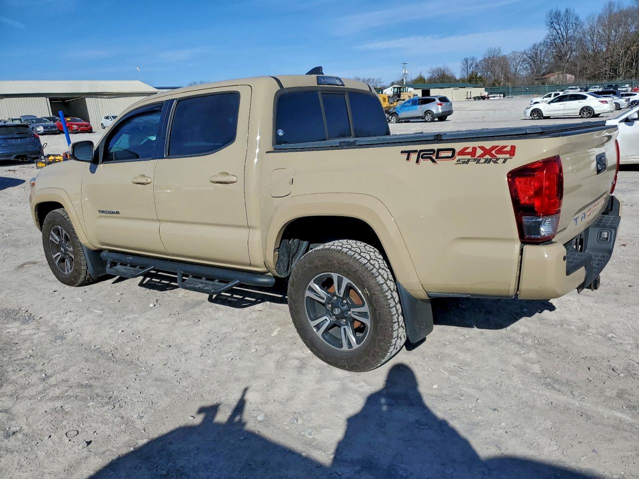 Toyota Tacoma Double Cab Image 3