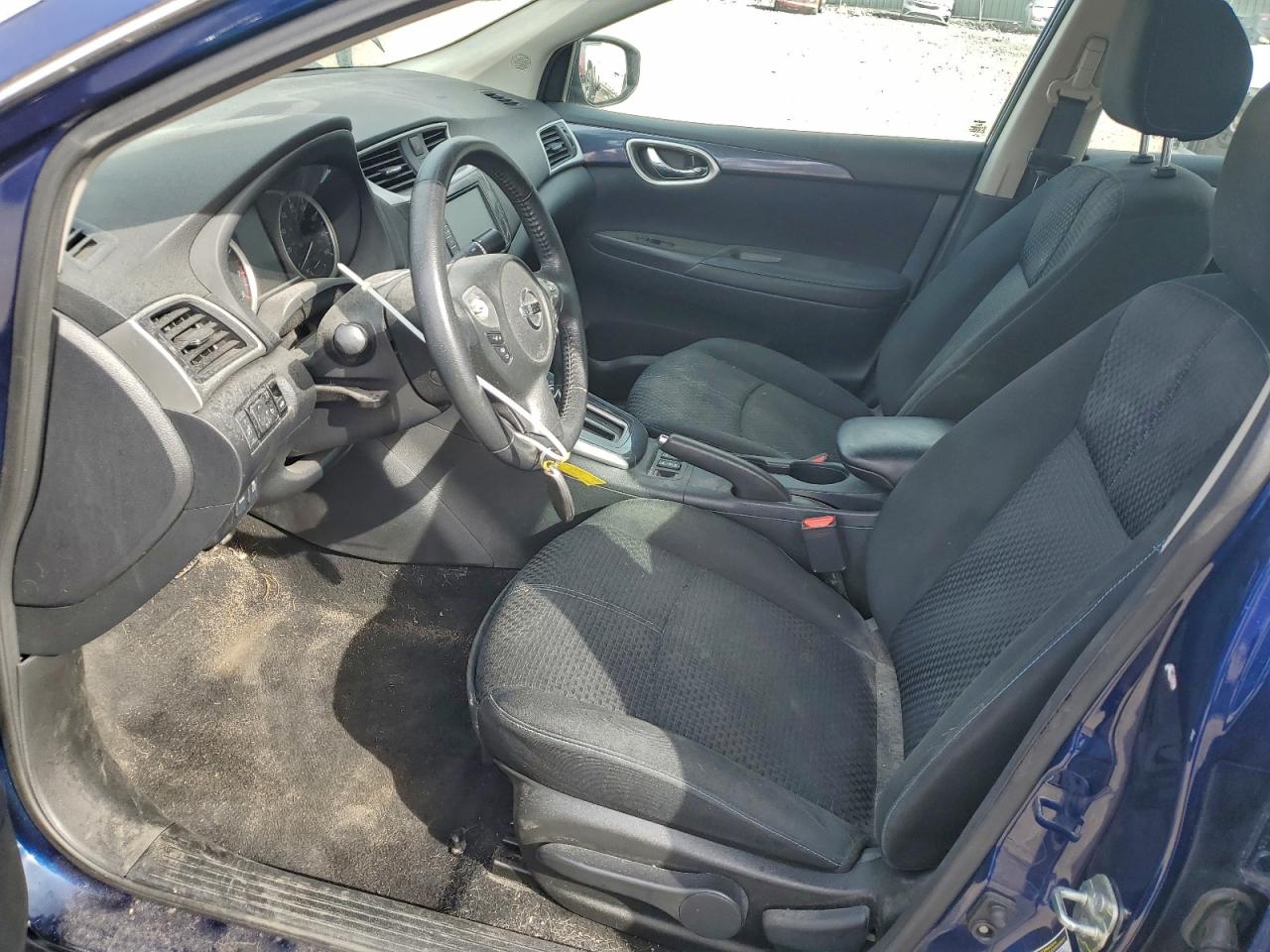 Nissan Sentra S Image 8