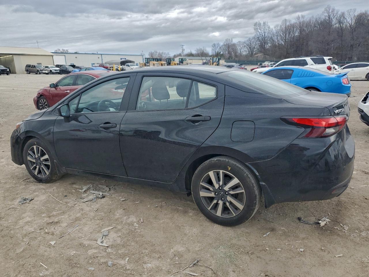 Nissan Versa S Image 11