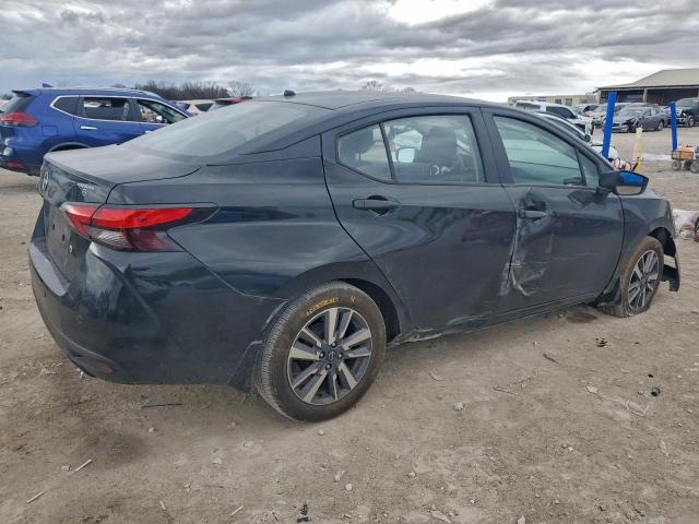 Nissan Versa S Image 4