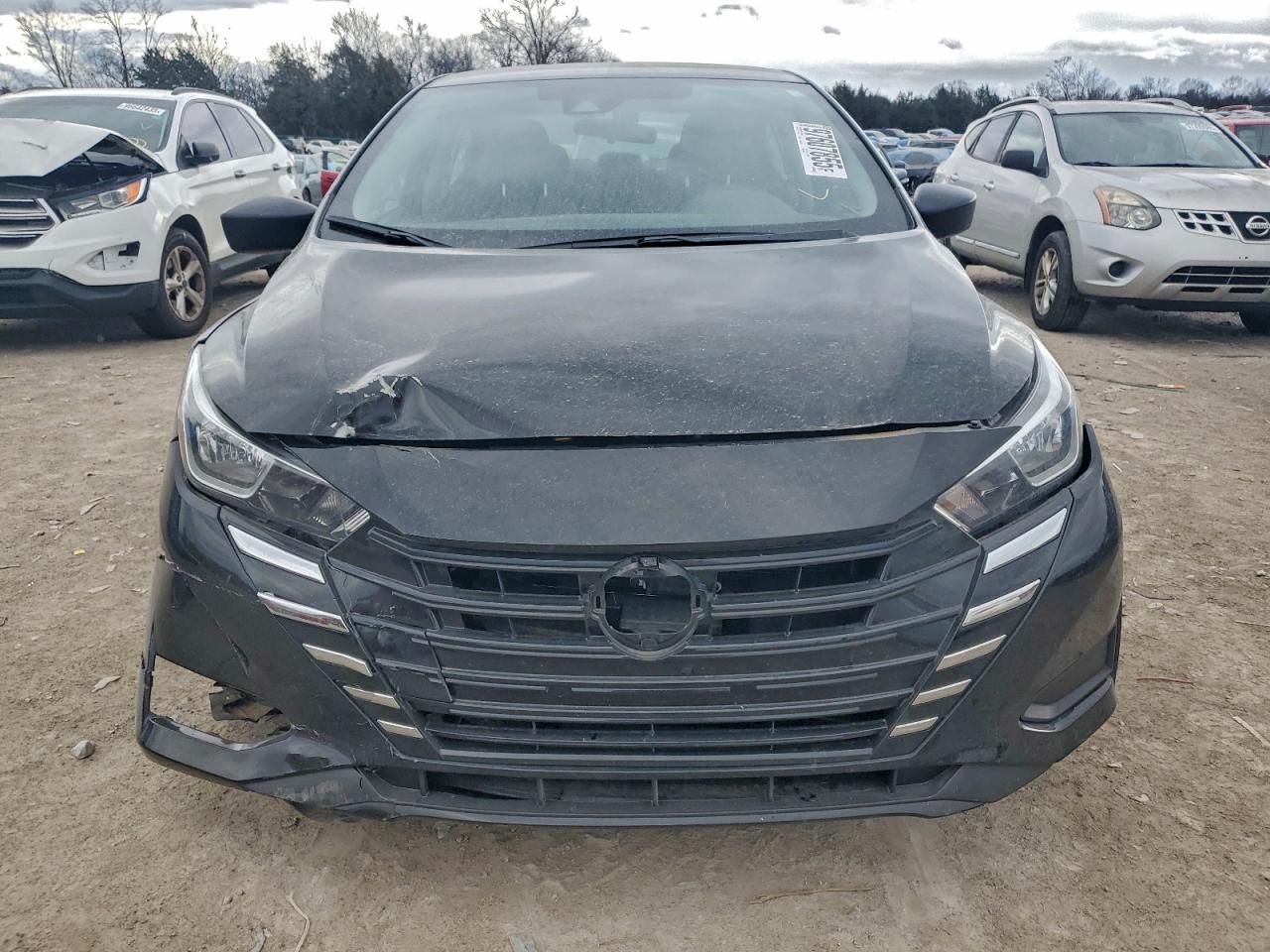 Nissan Versa S Image 5