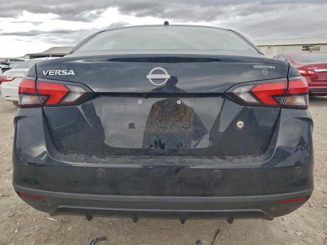 Nissan Versa S Image 8