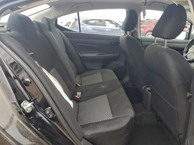 Nissan Versa S Image 3