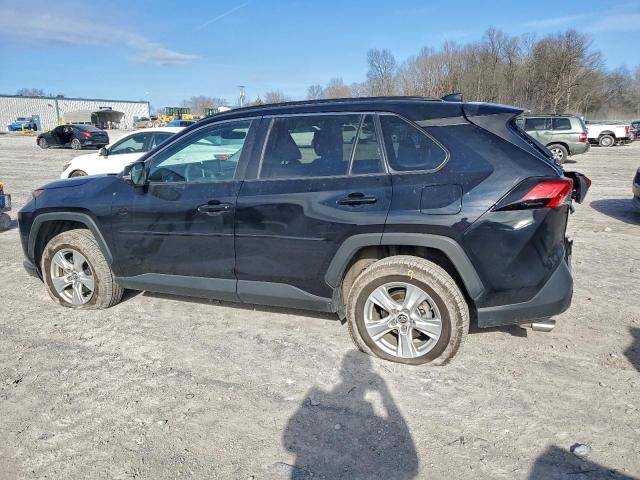 Toyota RAV4 Xle Image 3