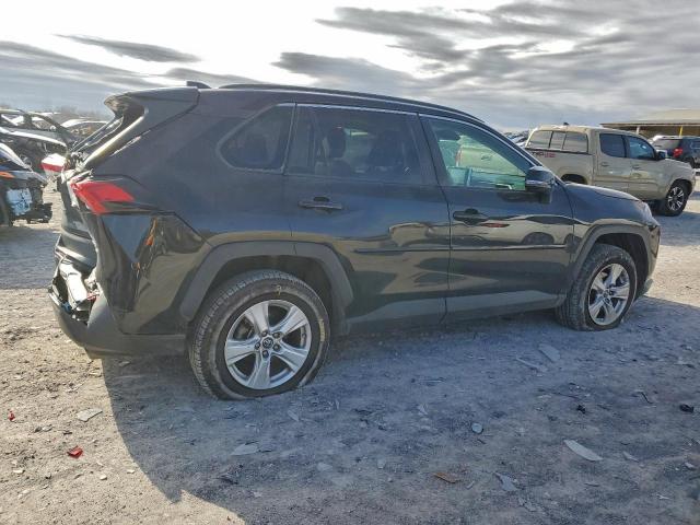 Toyota RAV4 Xle Image 2