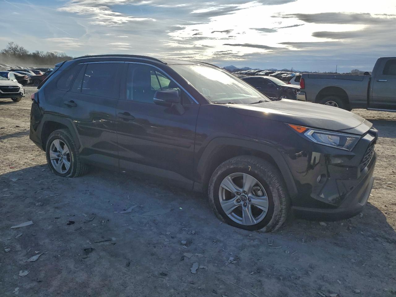 Toyota RAV4 Xle Image 4