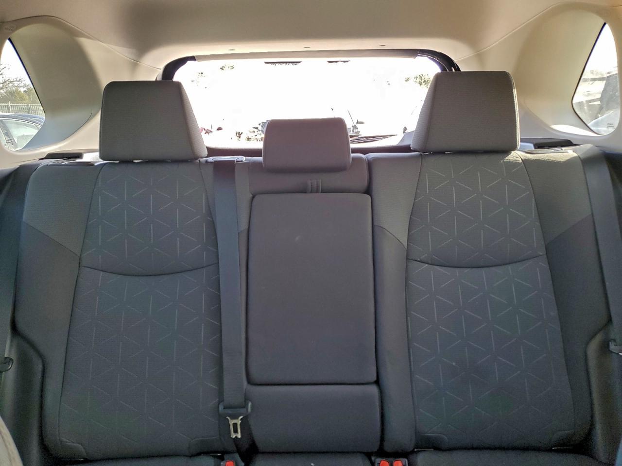 Toyota RAV4 Xle Image 10