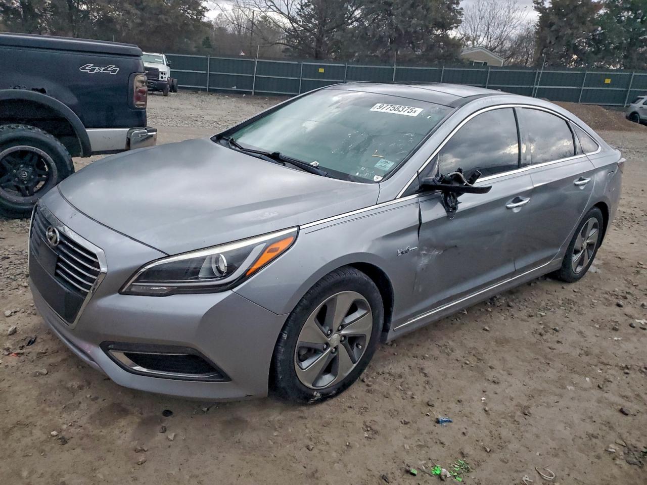 Hyundai SONATA Hybrid Image 1