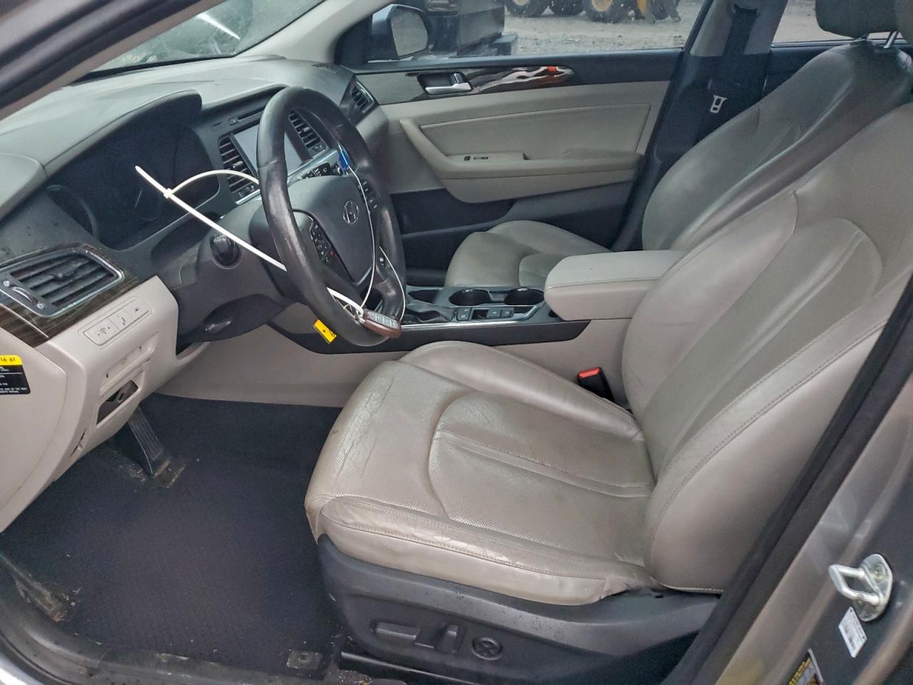 Hyundai SONATA Hybrid Image 8