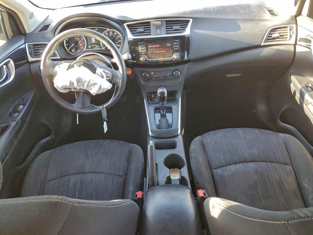 Nissan Sentra S Image 7