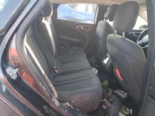 Chrysler 200 Limited Image 6