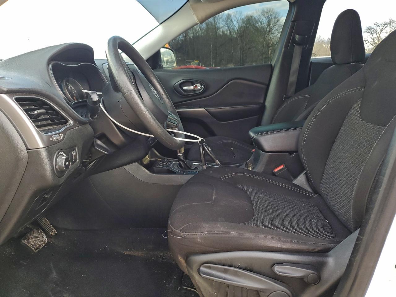 Jeep Grand Cherokee Latitude Image 11