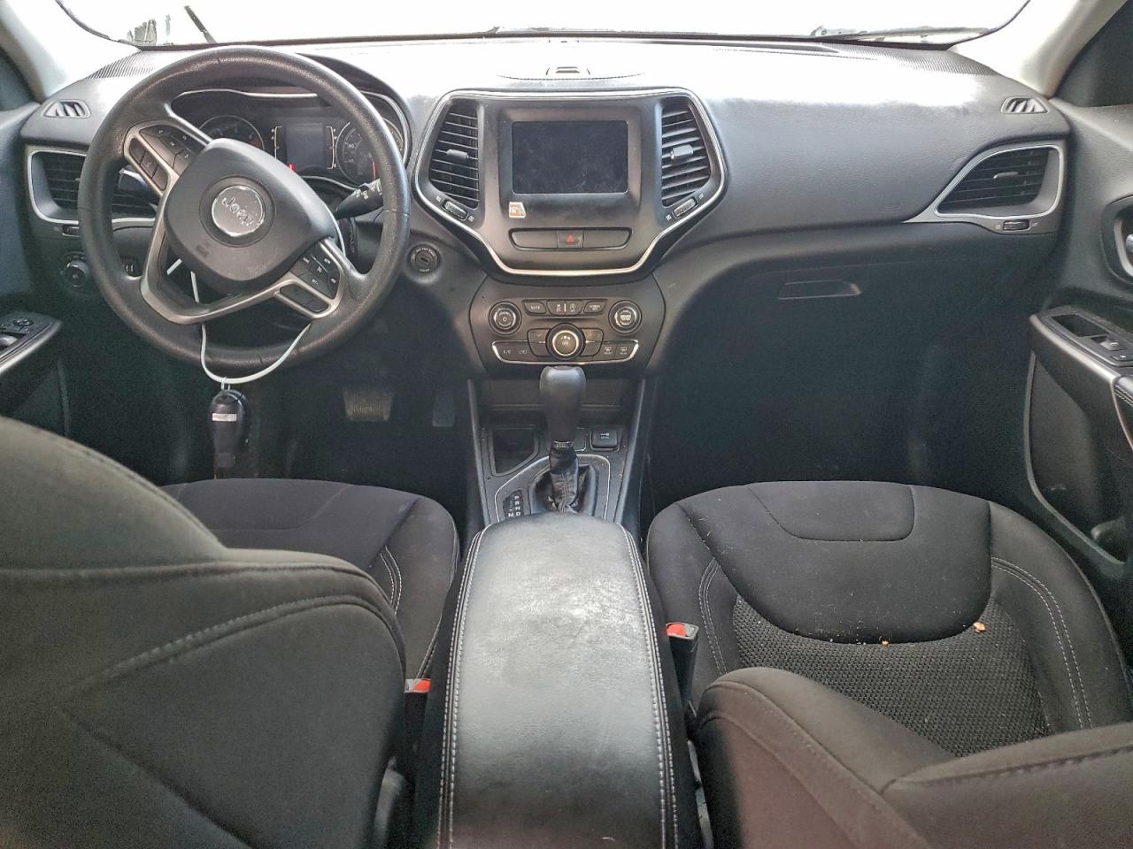 Jeep Grand Cherokee Latitude Image 10