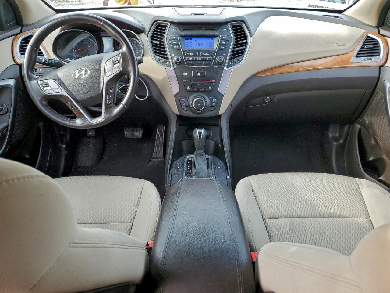 Hyundai SANTA FE Image 3