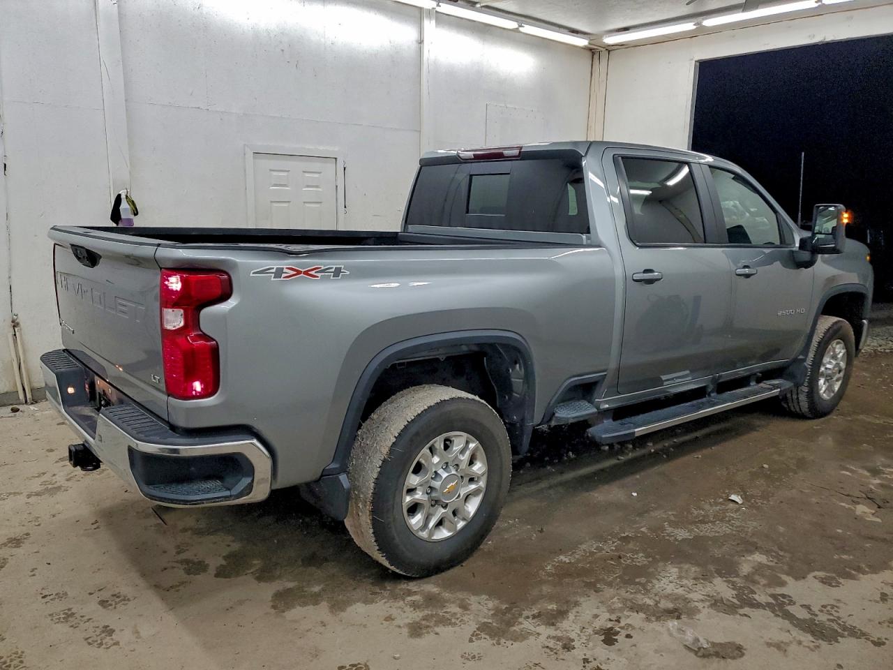 Chevrolet Silverado K2500 Heavy Duty Lt Image 3