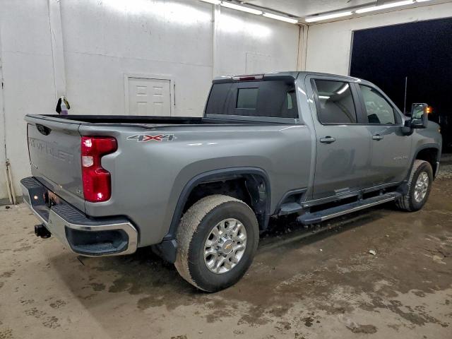 Chevrolet Silverado K2500 Heavy Duty Lt Image 3