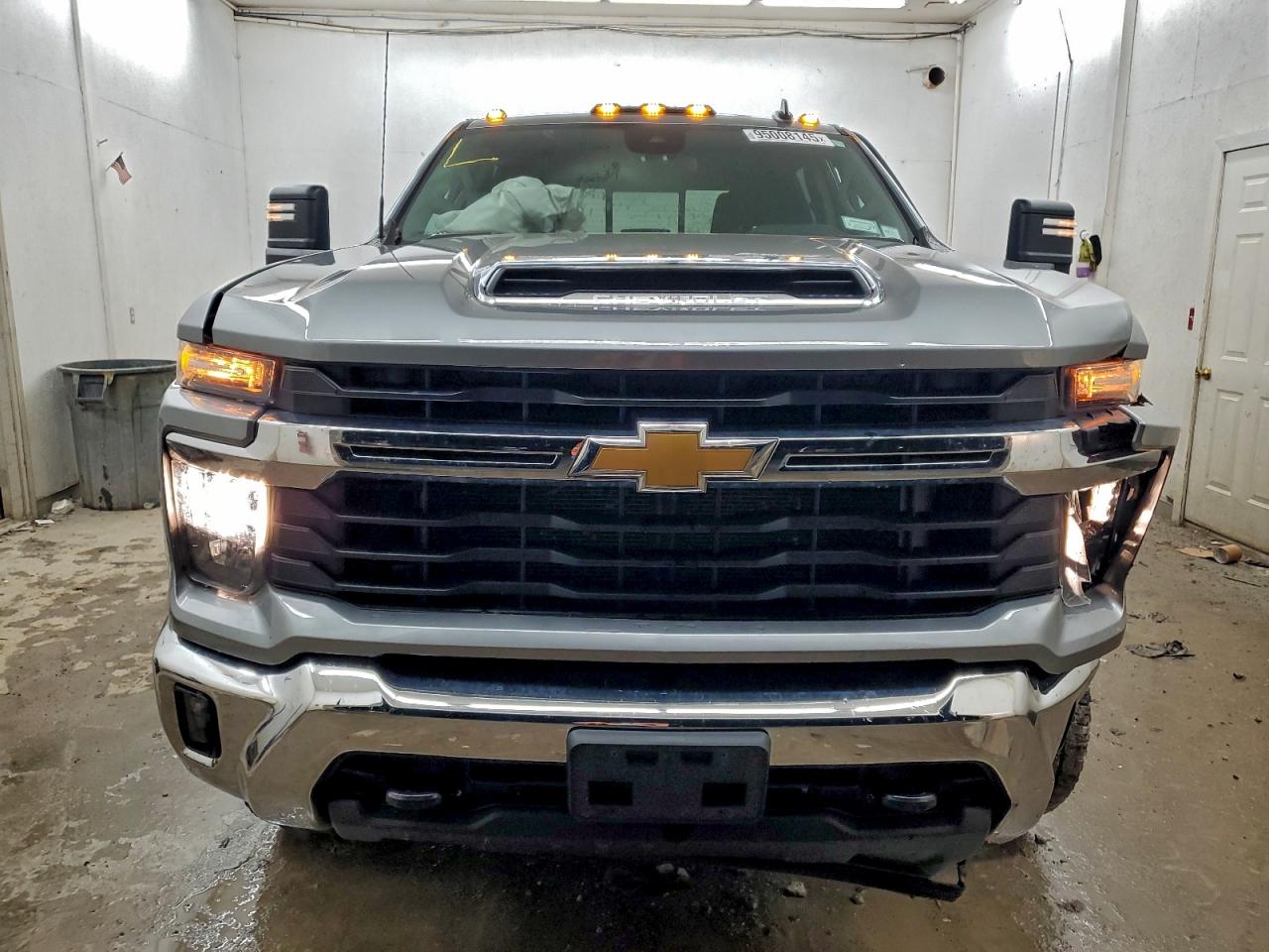 Chevrolet Silverado K2500 Heavy Duty Lt Image 6