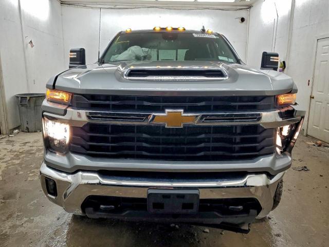 Chevrolet Silverado K2500 Heavy Duty Lt Image 6