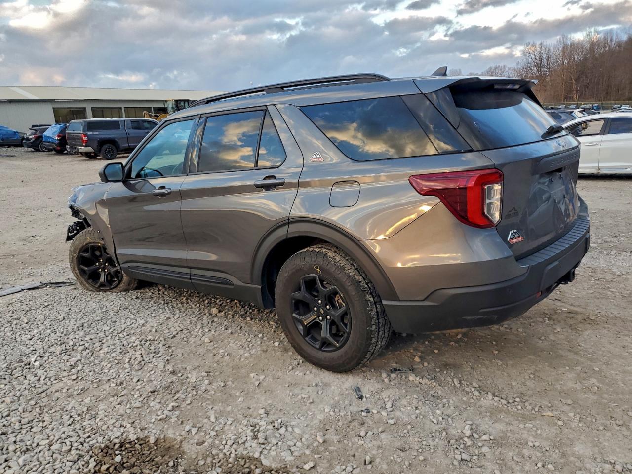 Ford Explorer Timberline Image 3