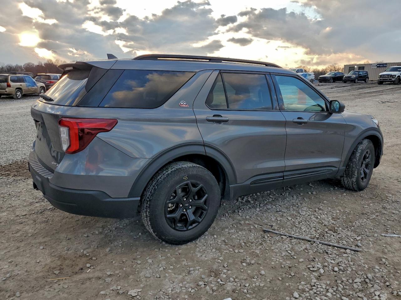 Ford Explorer Timberline Image 2