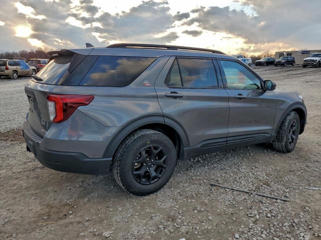 Ford Explorer Timberline Image 2