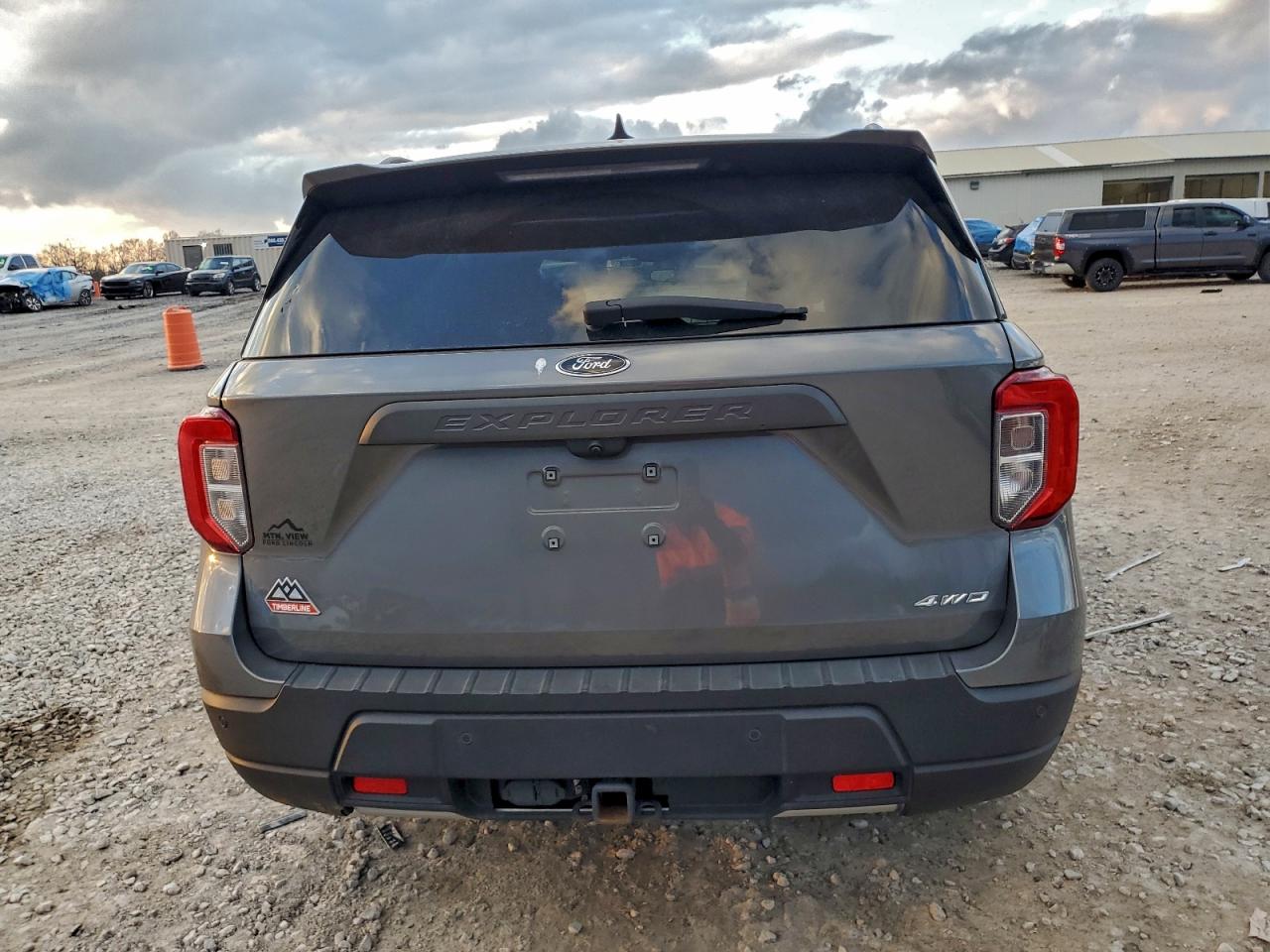 Ford Explorer Timberline Image 5