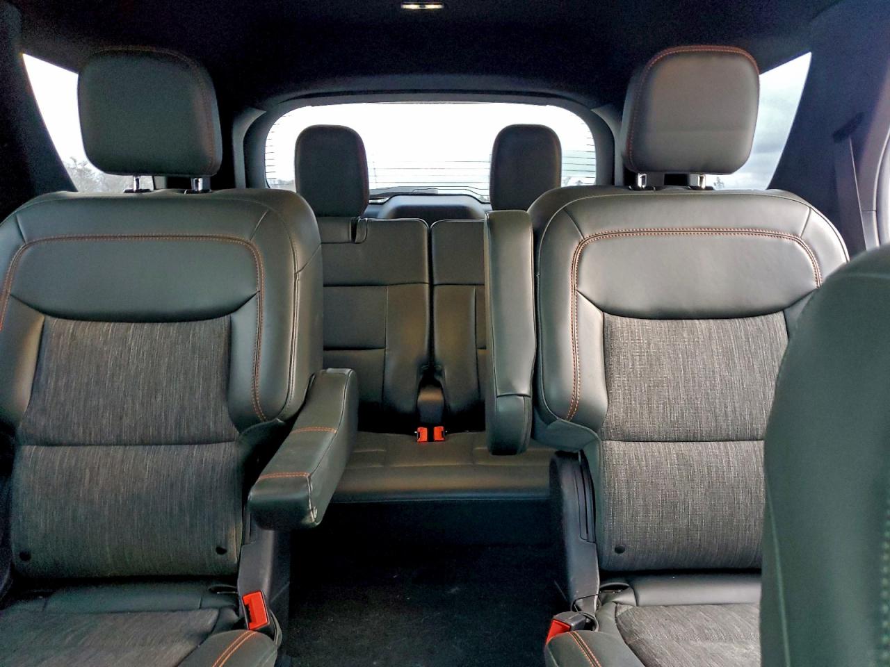 Ford Explorer Timberline Image 12