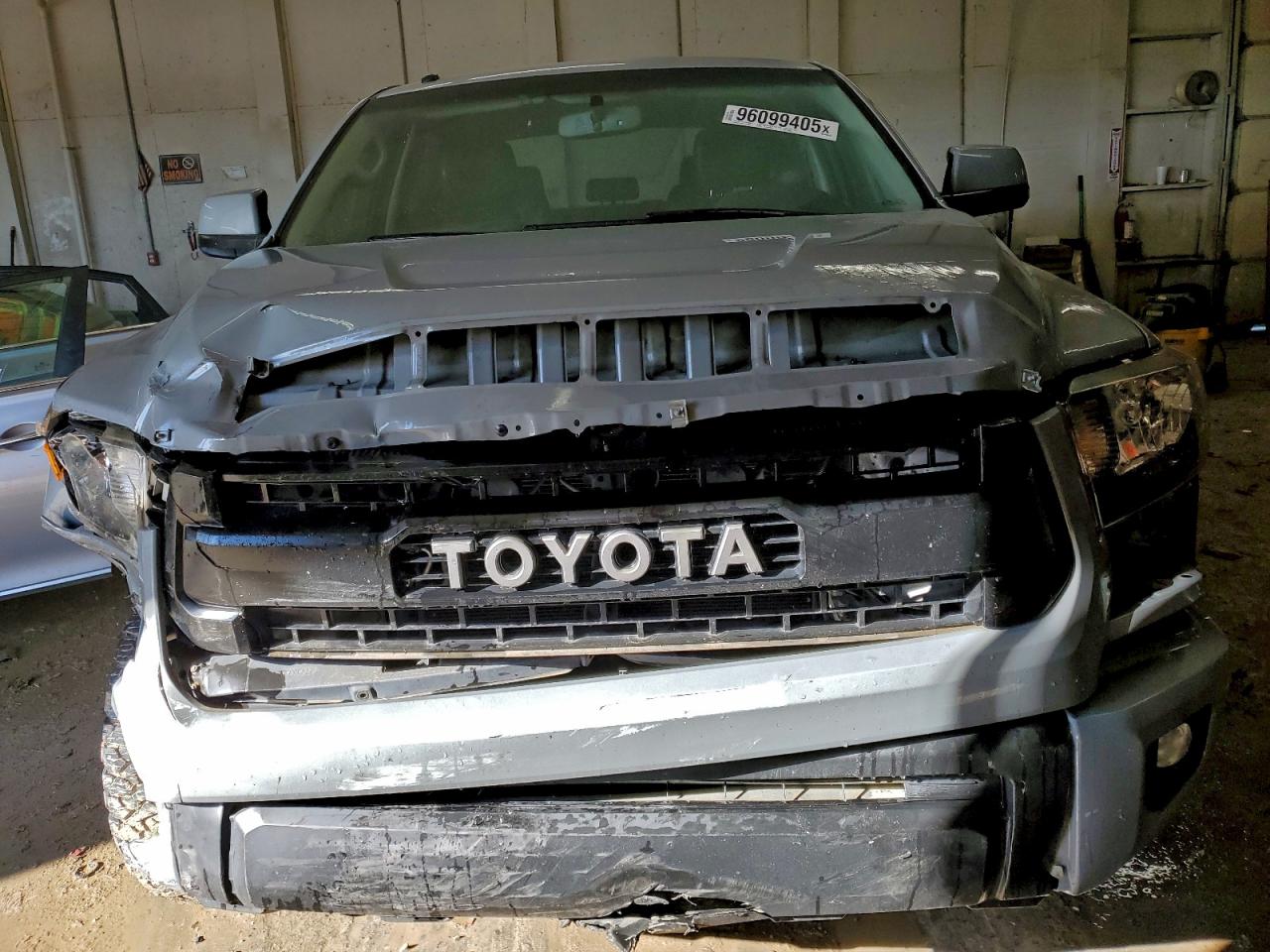 Toyota Tundra Crewmax Sr5 Image 9