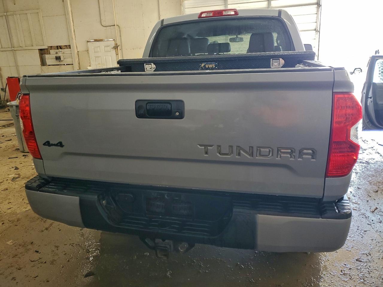 Toyota Tundra Crewmax Sr5 Image 11