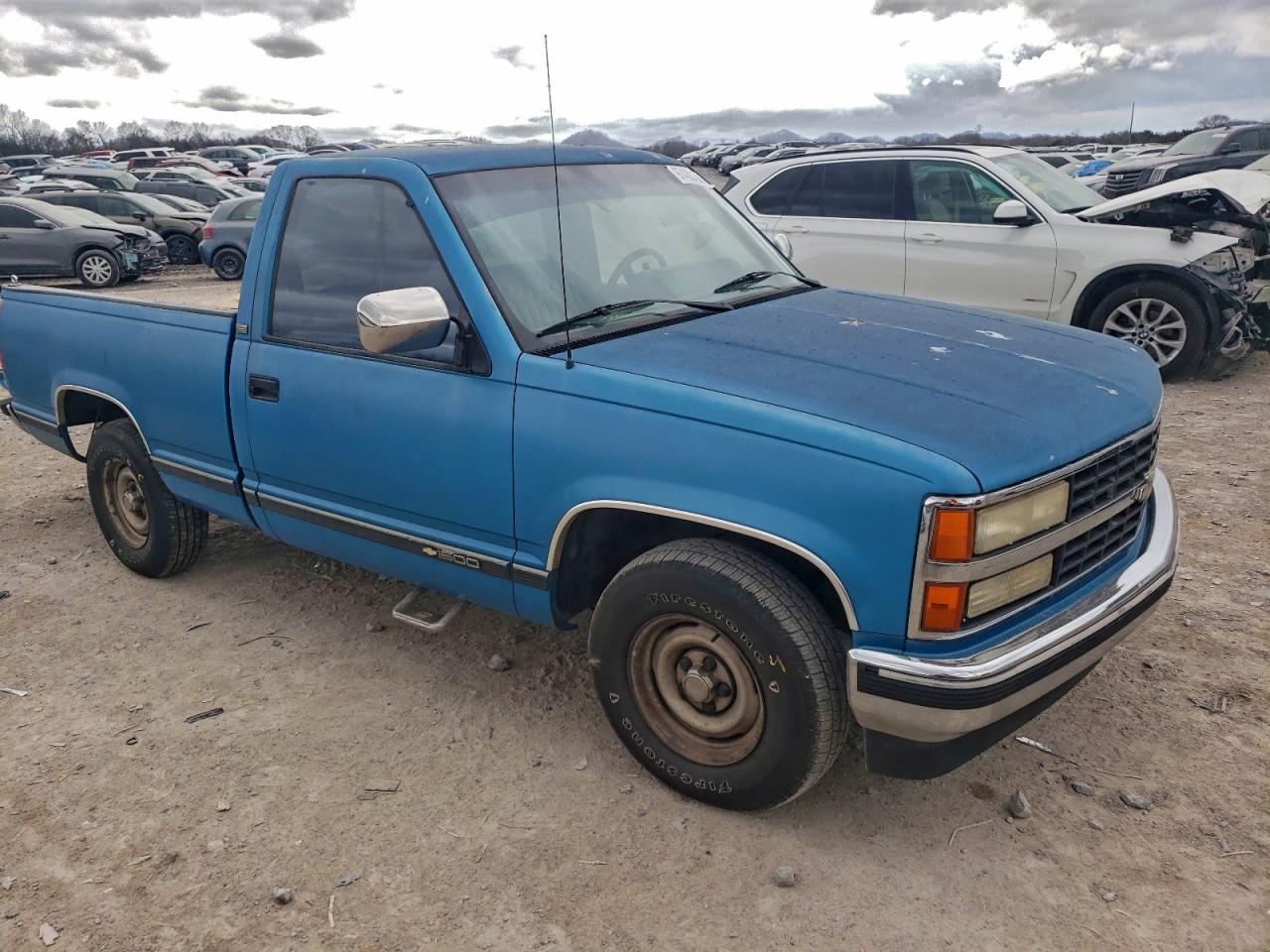 Chevrolet Ck Series C1500 Image 3