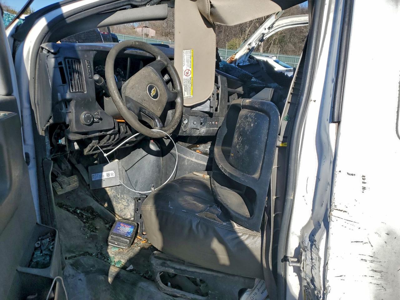 Chevrolet Express Image 7