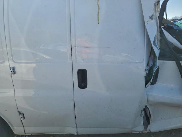 Chevrolet Express Image 10