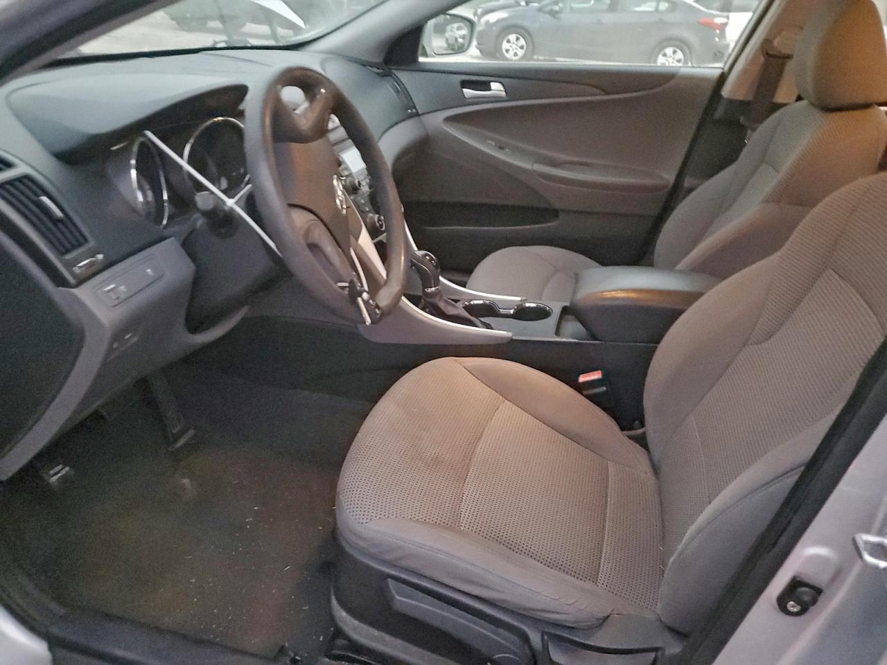 Hyundai SONATA Gls Image 11